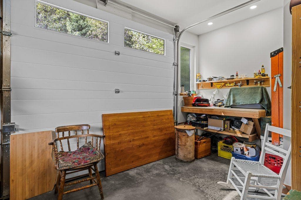 A and B, 132 Rundle Crescent 