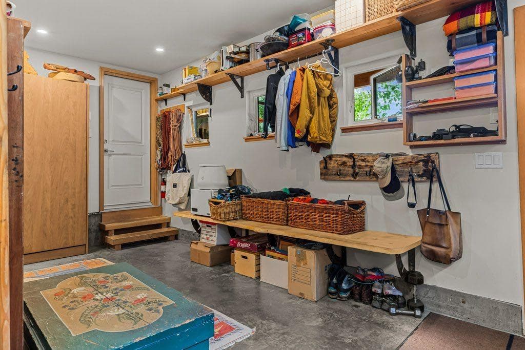 A and B, 132 Rundle Crescent 