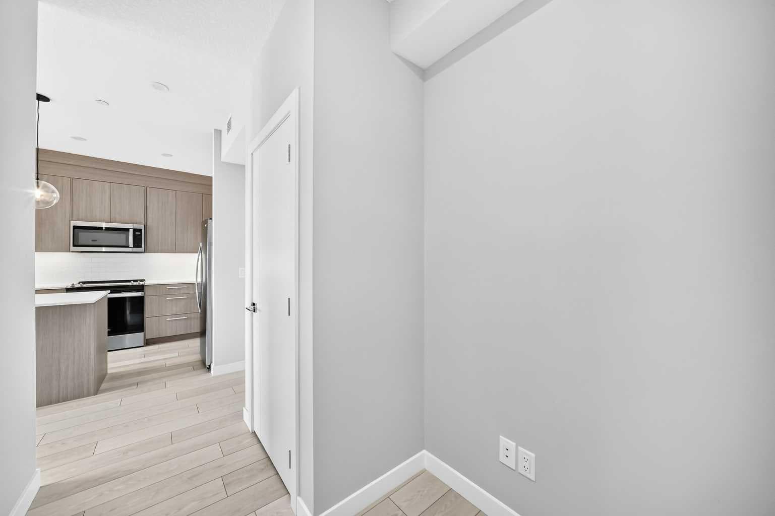 2110, 6 Merganser Drive W
