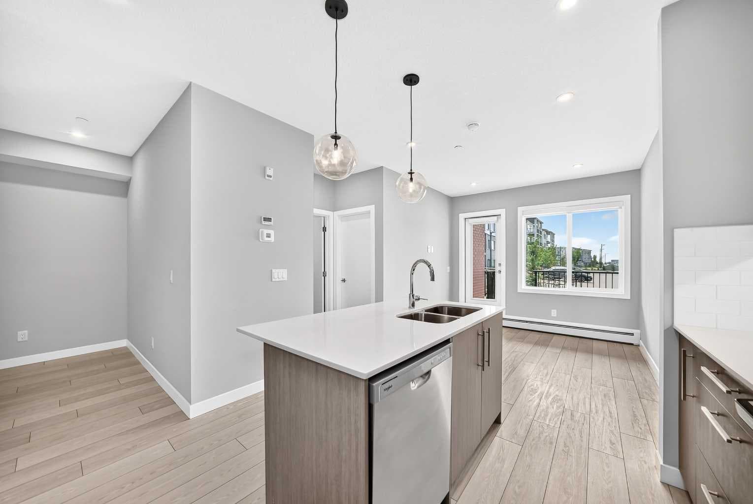 2110, 6 Merganser Drive W