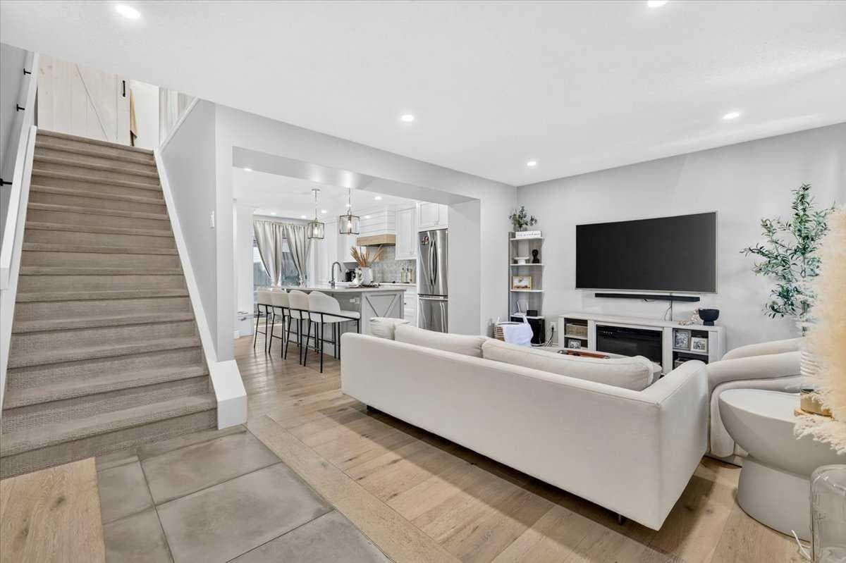 75 Shawglen Way SW