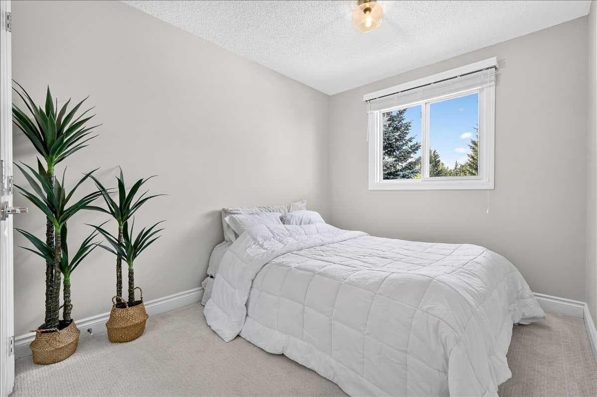 75 Shawglen Way SW
