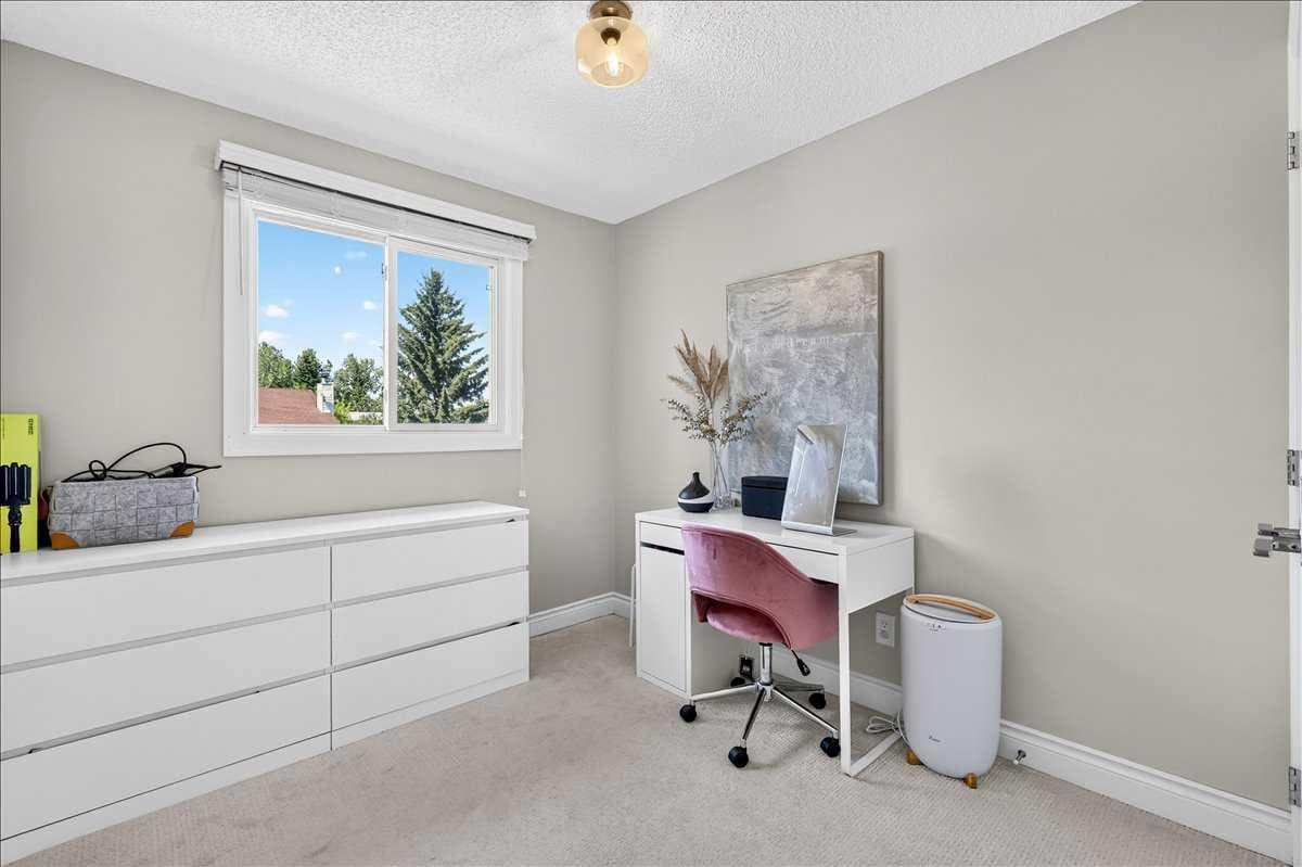 75 Shawglen Way SW