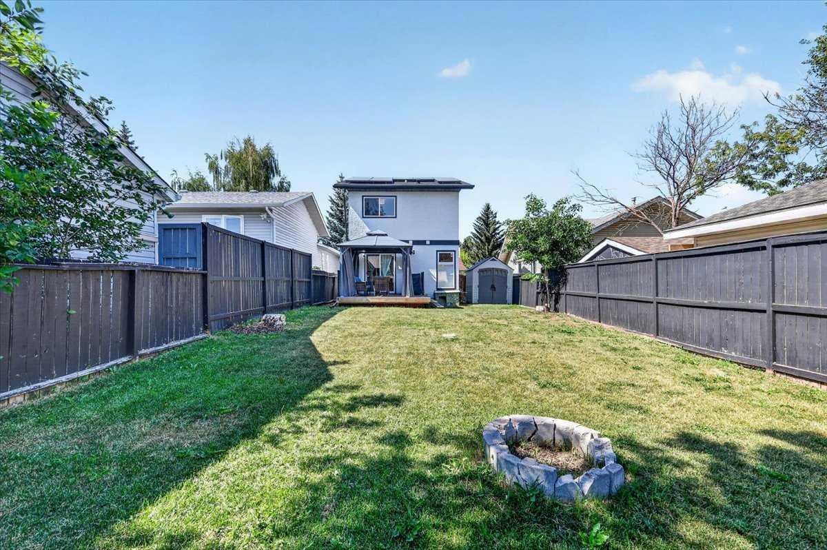 75 Shawglen Way SW