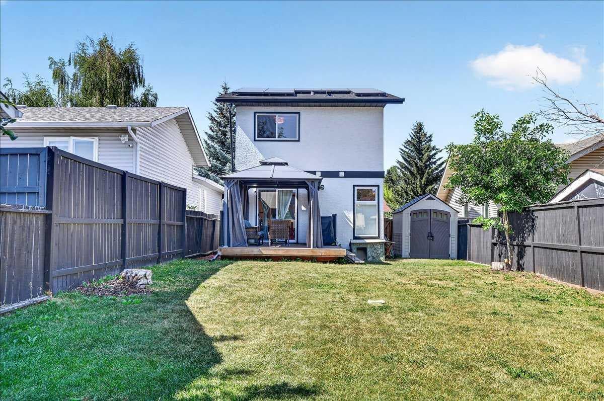 75 Shawglen Way SW