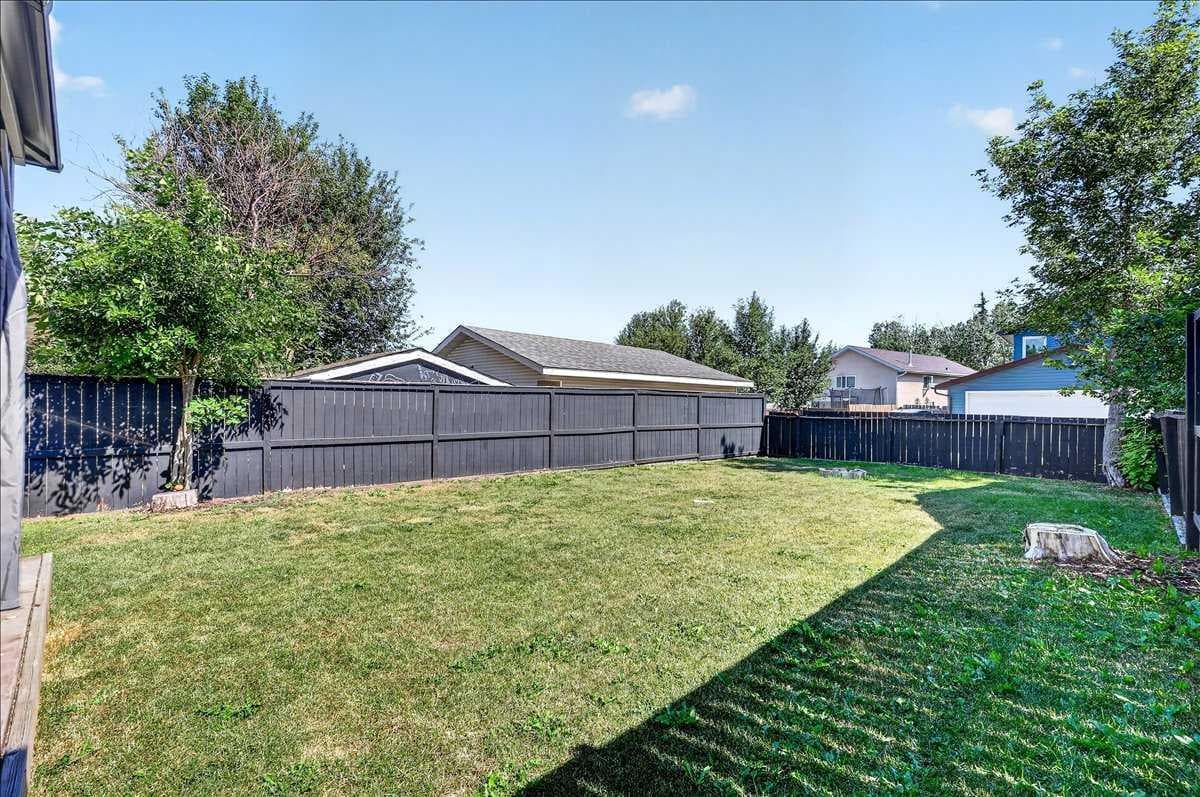75 Shawglen Way SW