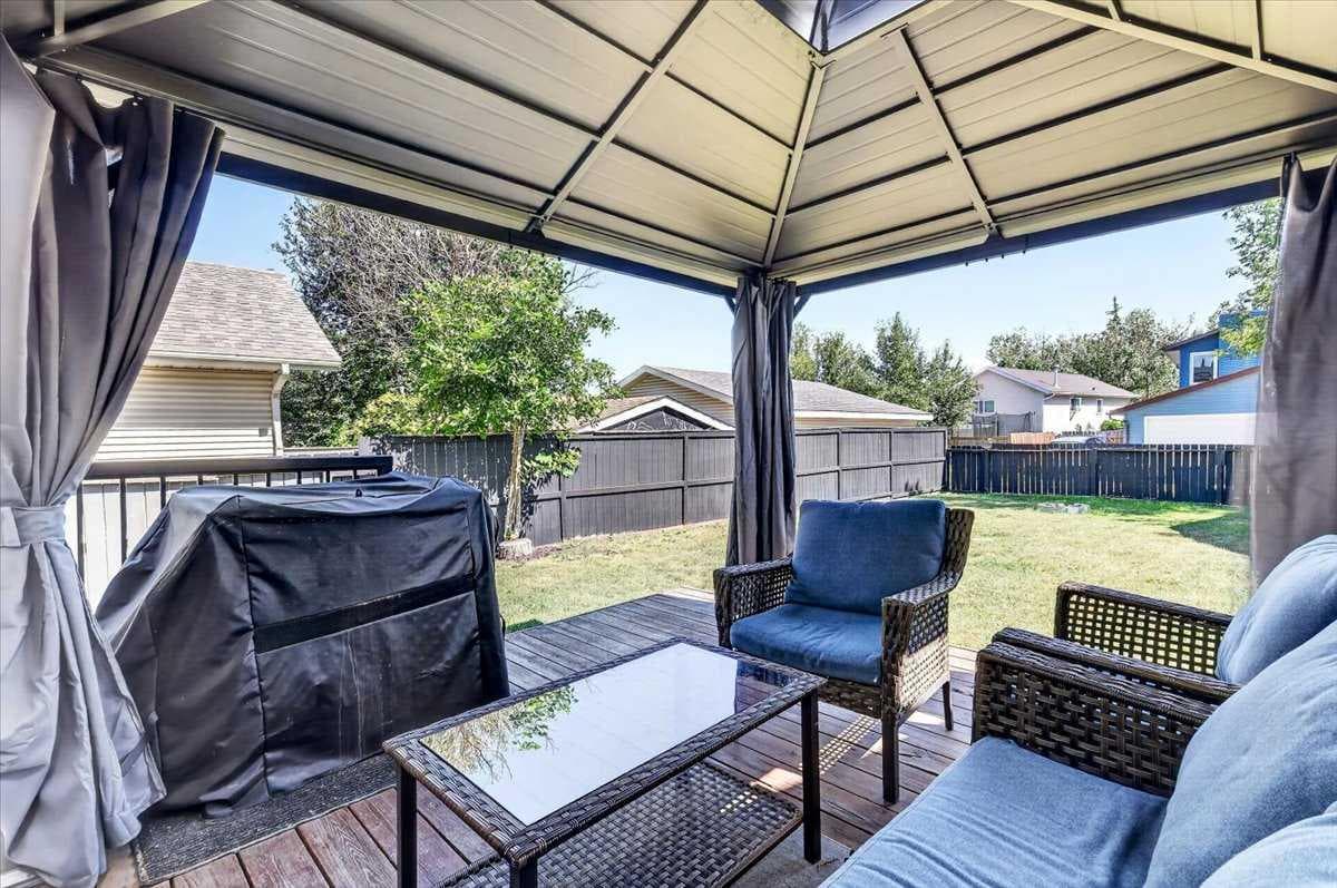 75 Shawglen Way SW