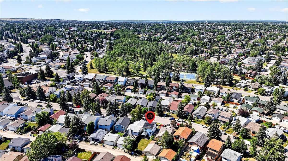 75 Shawglen Way SW