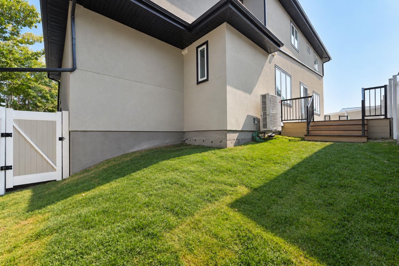 105 Rockhaven Green NW