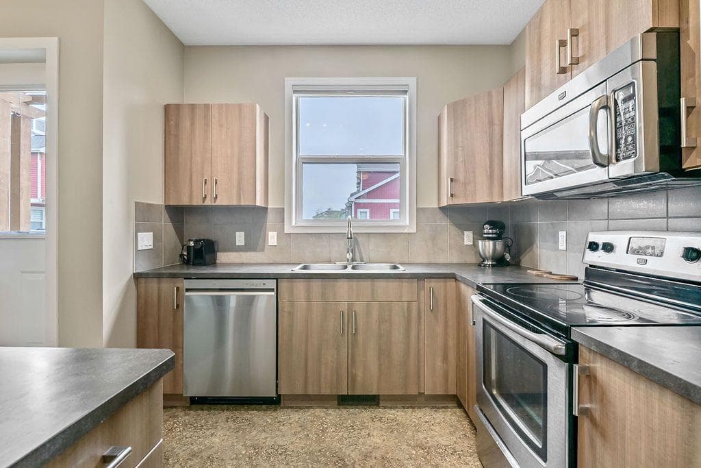 1410, 10 Auburn Bay Avenue SE