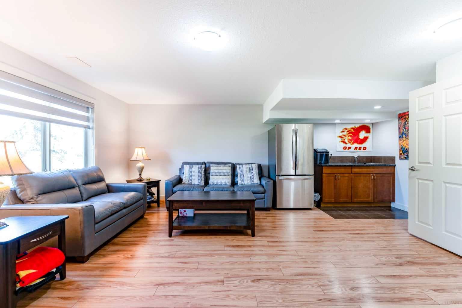 222 Bayside Point SW