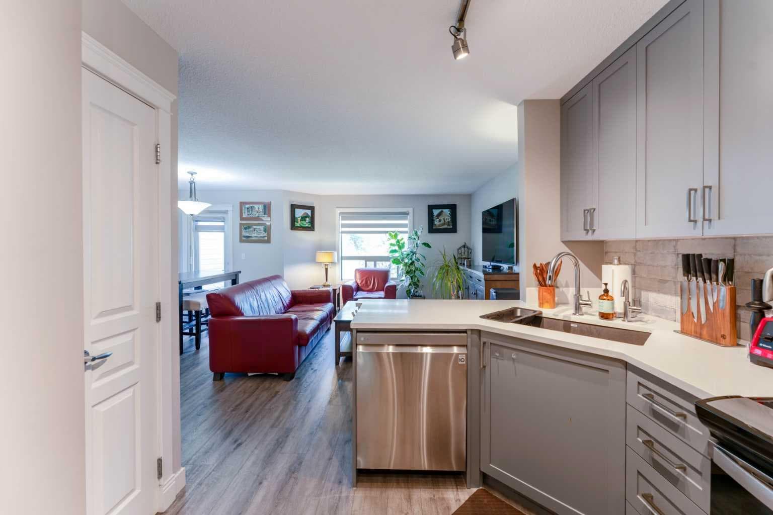 222 Bayside Point SW