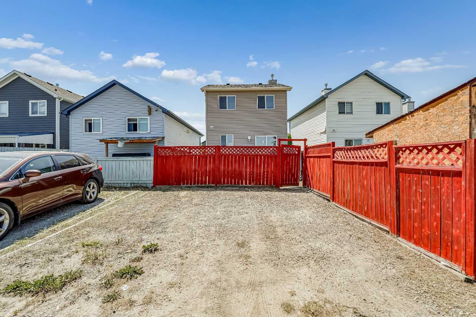 163 Saddlemont Crescent NE