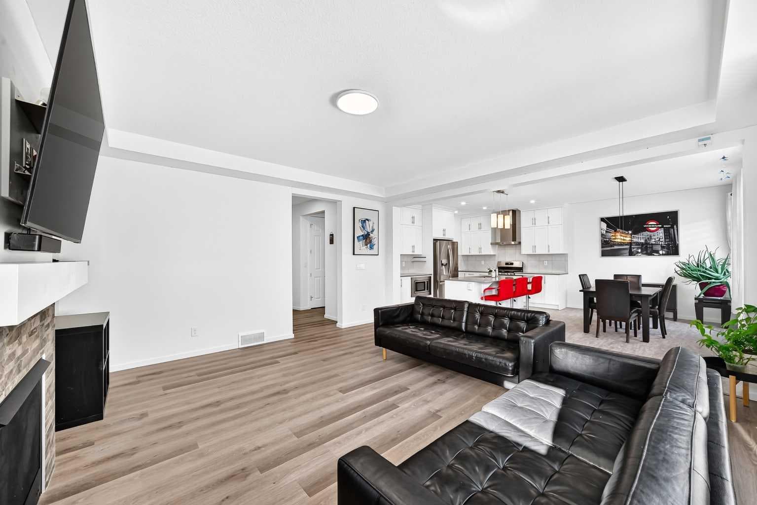 188 Carrington Crescent NW