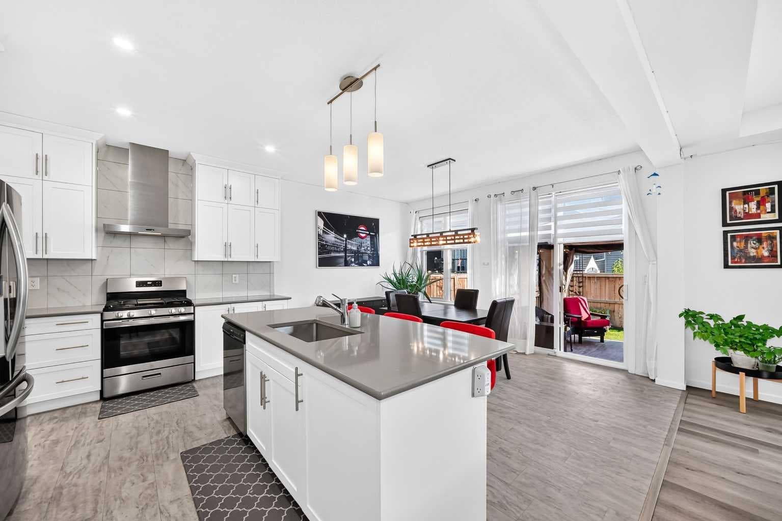 188 Carrington Crescent NW