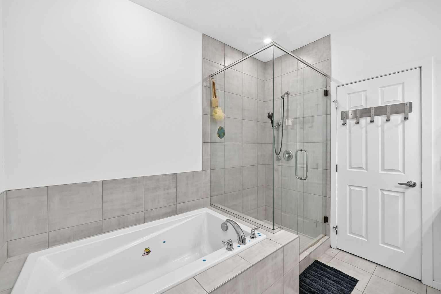 188 Carrington Crescent NW