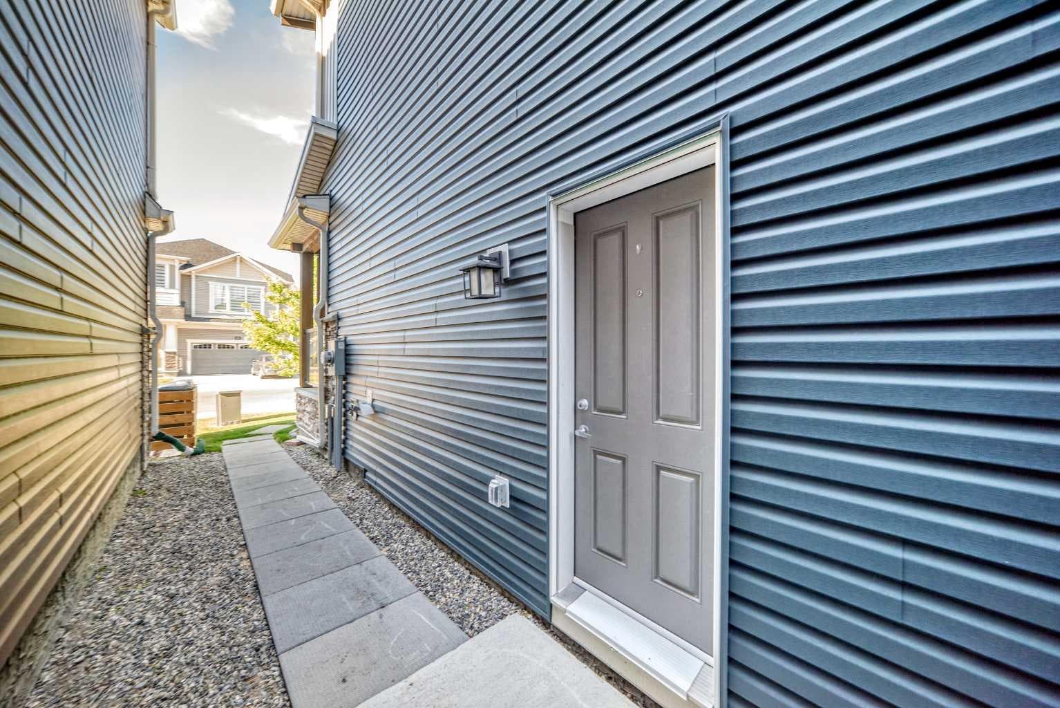 188 Carrington Crescent NW