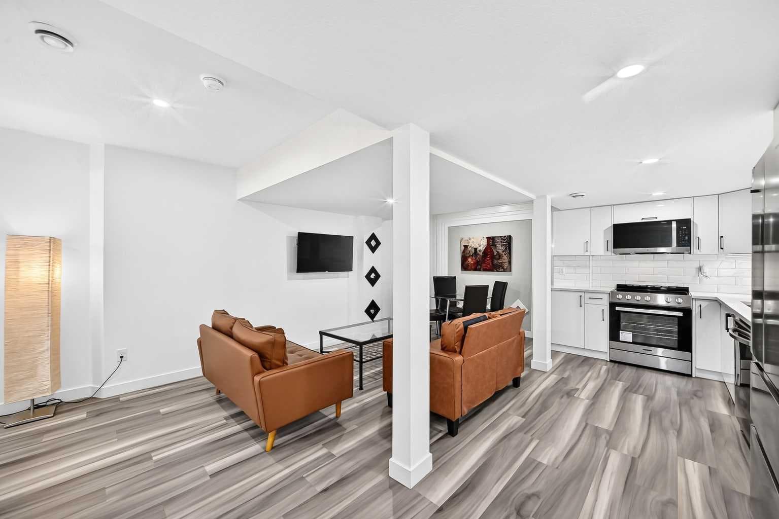188 Carrington Crescent NW