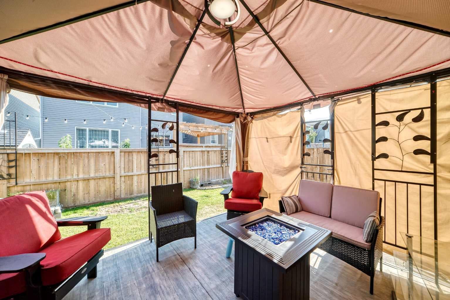188 Carrington Crescent NW
