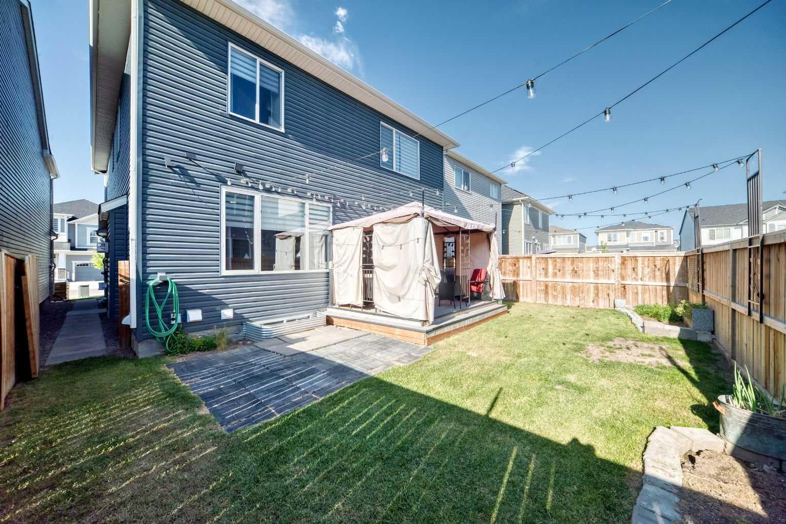 188 Carrington Crescent NW