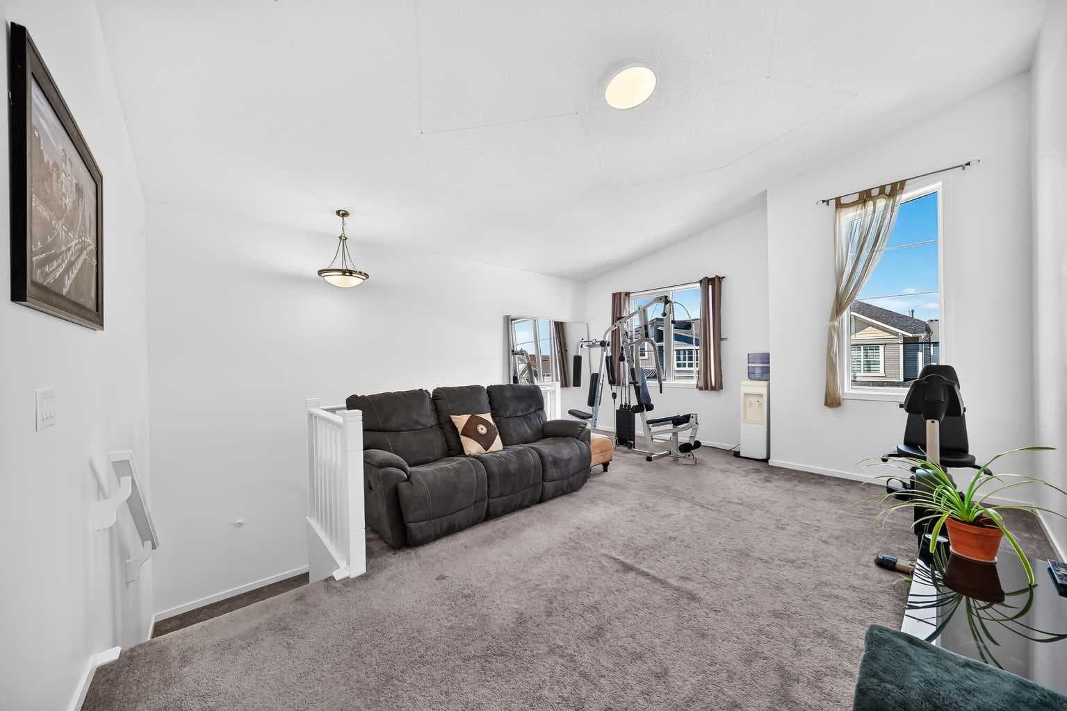 188 Carrington Crescent NW