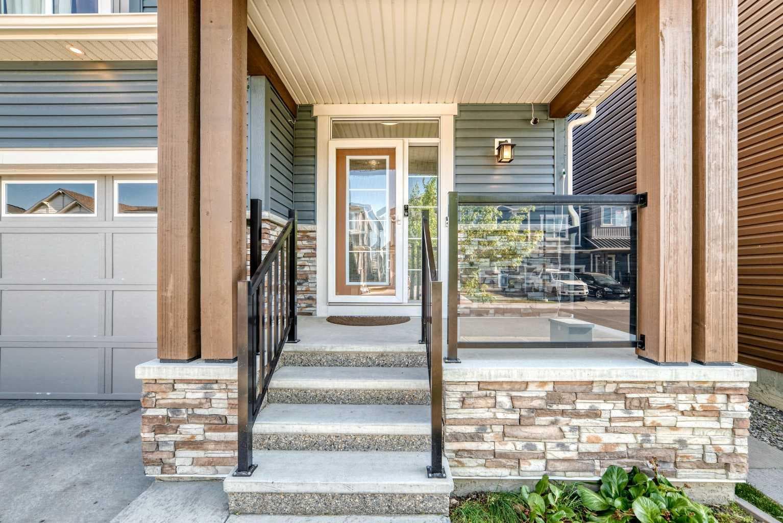 188 Carrington Crescent NW