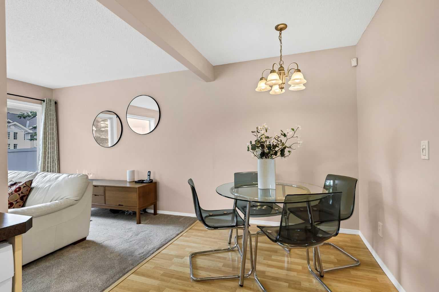 17 Country Village Circle NE