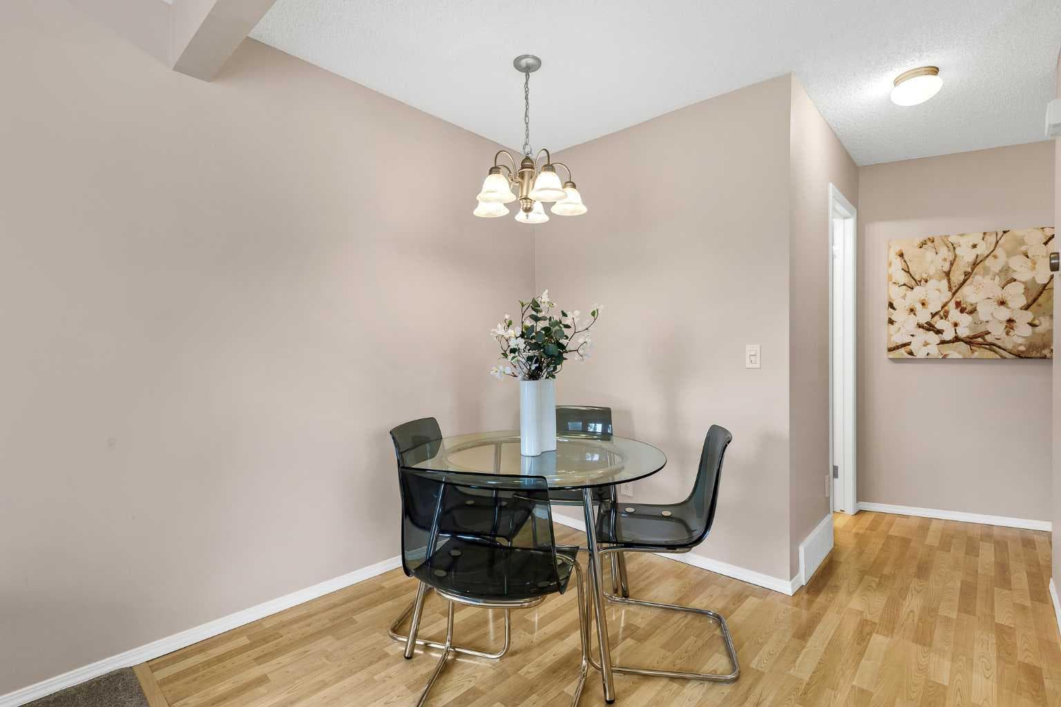 17 Country Village Circle NE