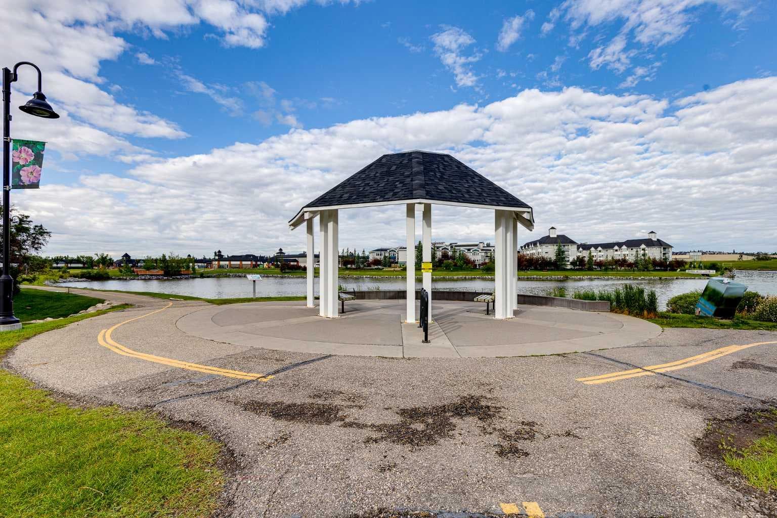 17 Country Village Circle NE