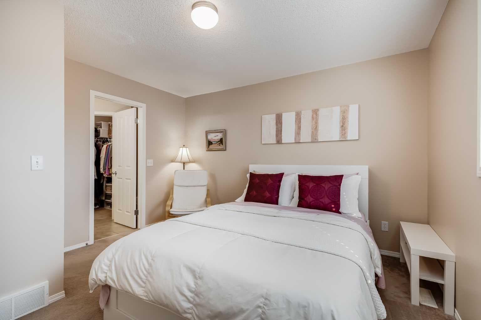 17 Country Village Circle NE