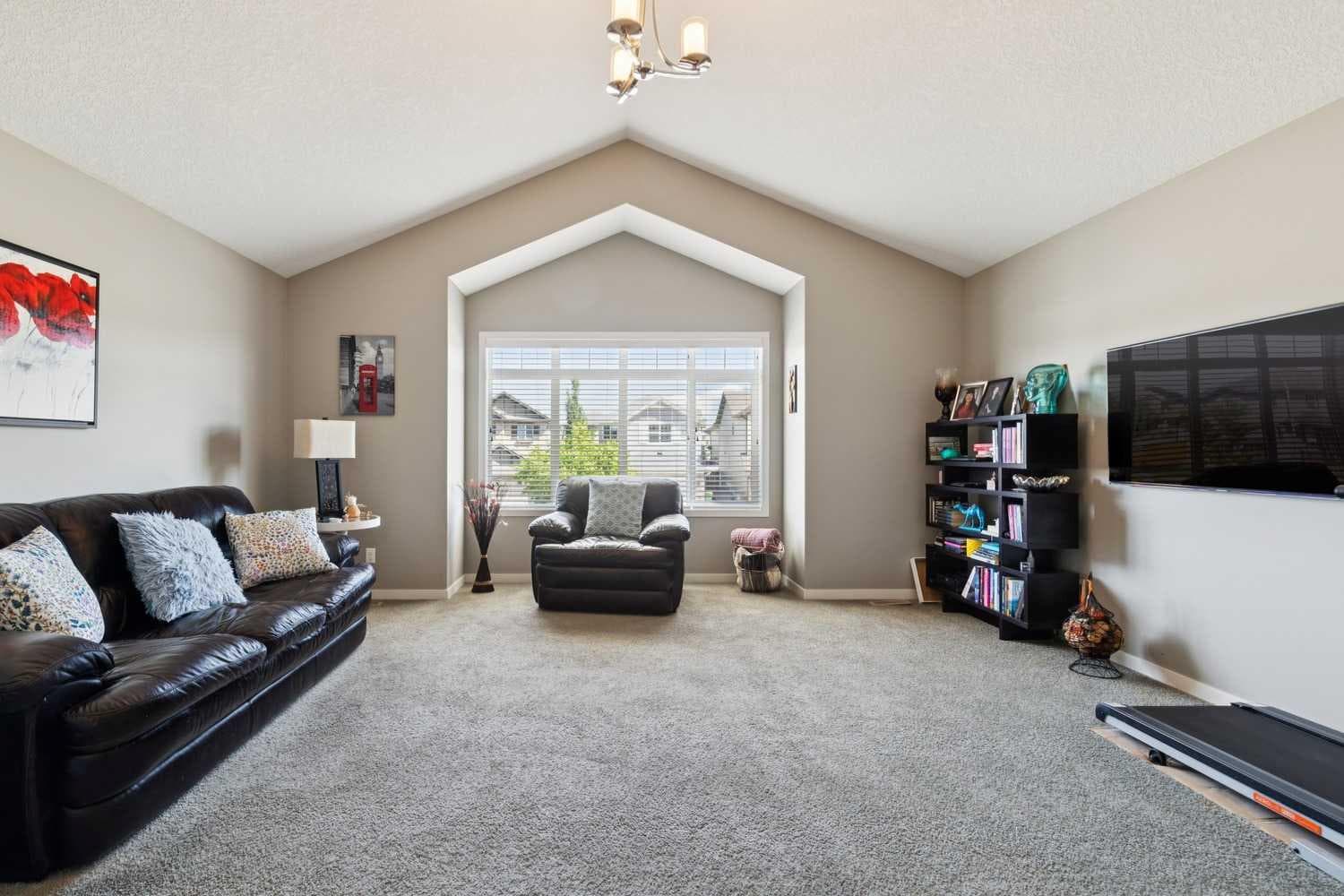 768 New Brighton Drive SE