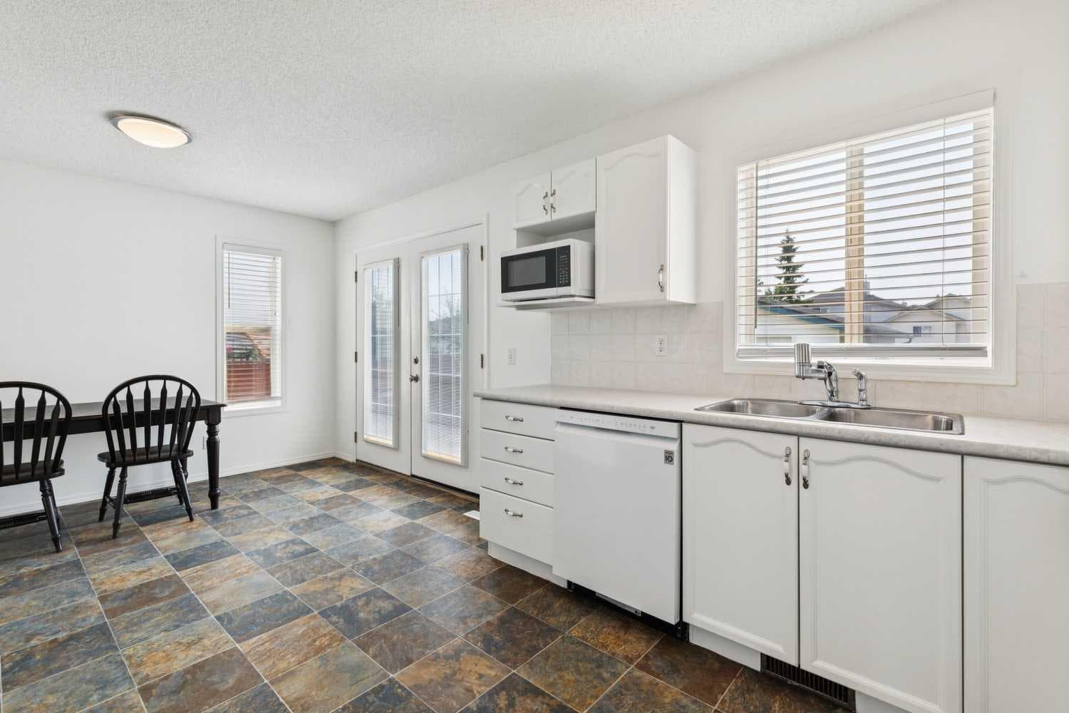 25 Coville Gardens NE