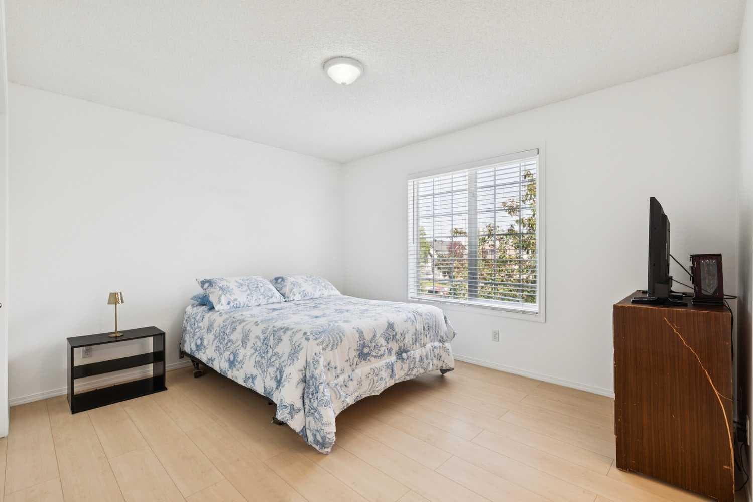25 Coville Gardens NE