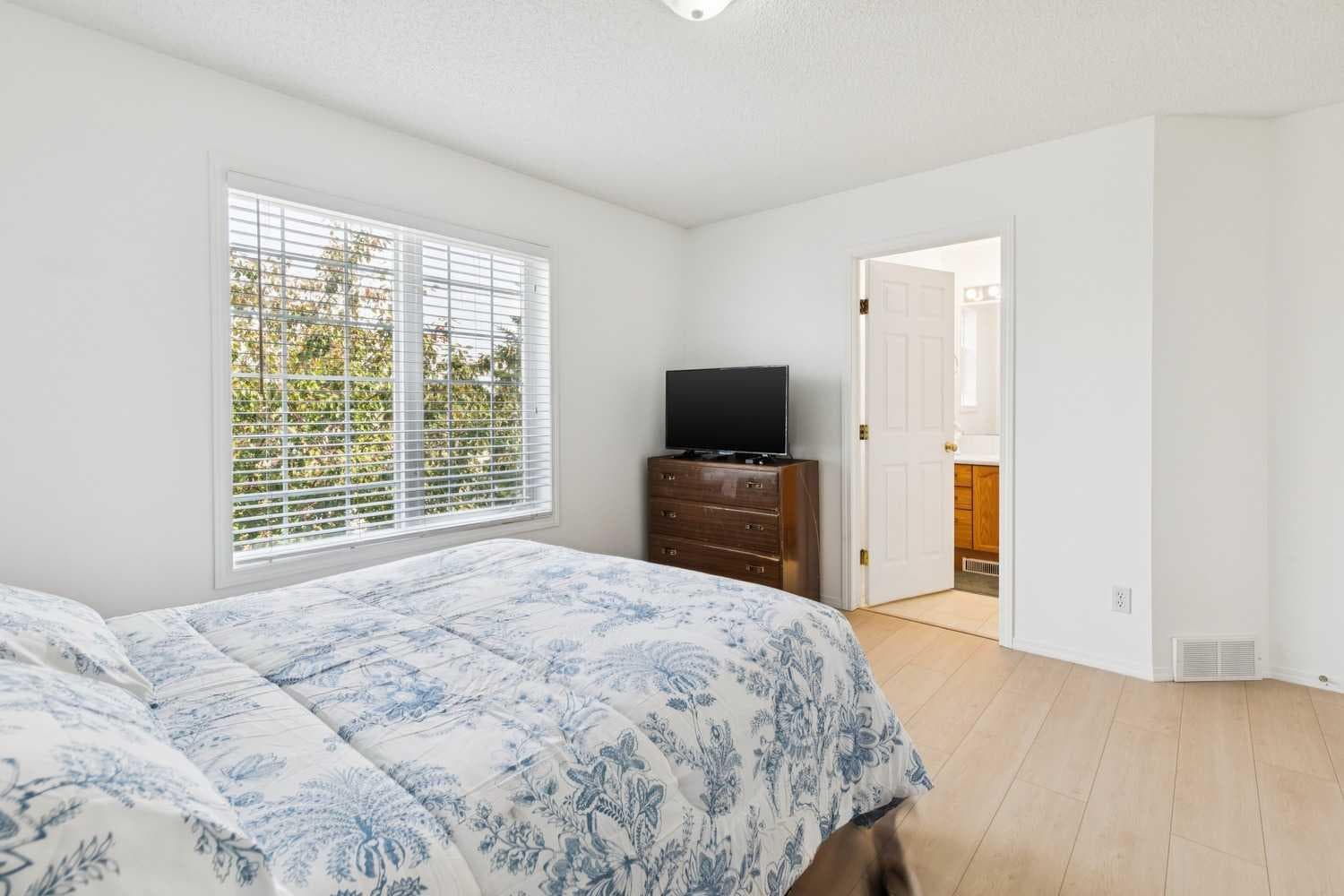 25 Coville Gardens NE