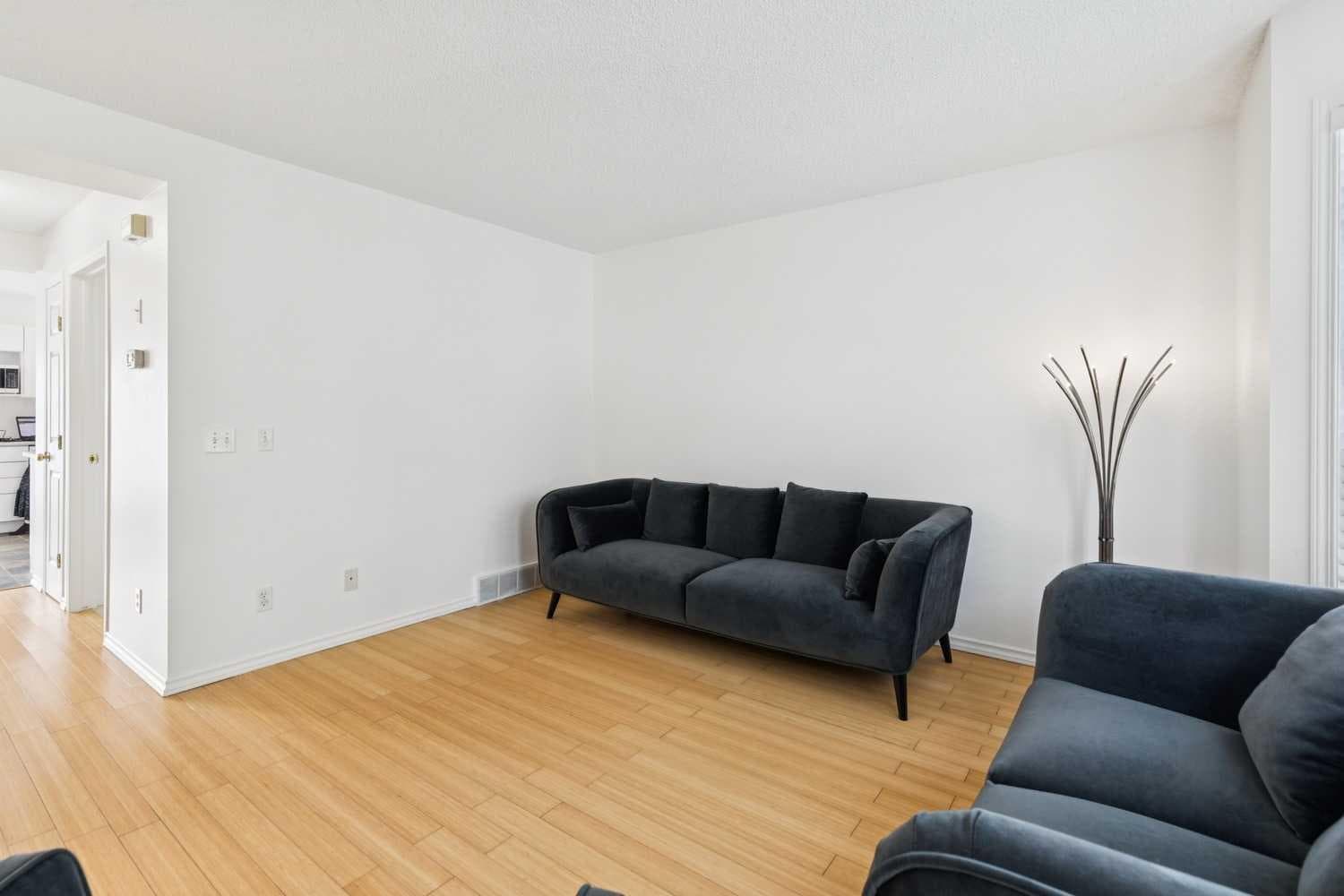 25 Coville Gardens NE