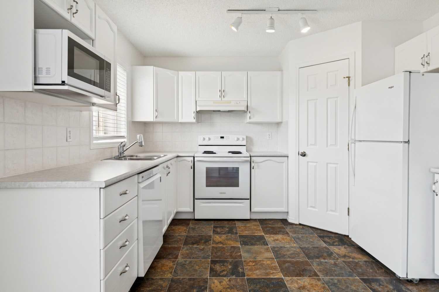 25 Coville Gardens NE