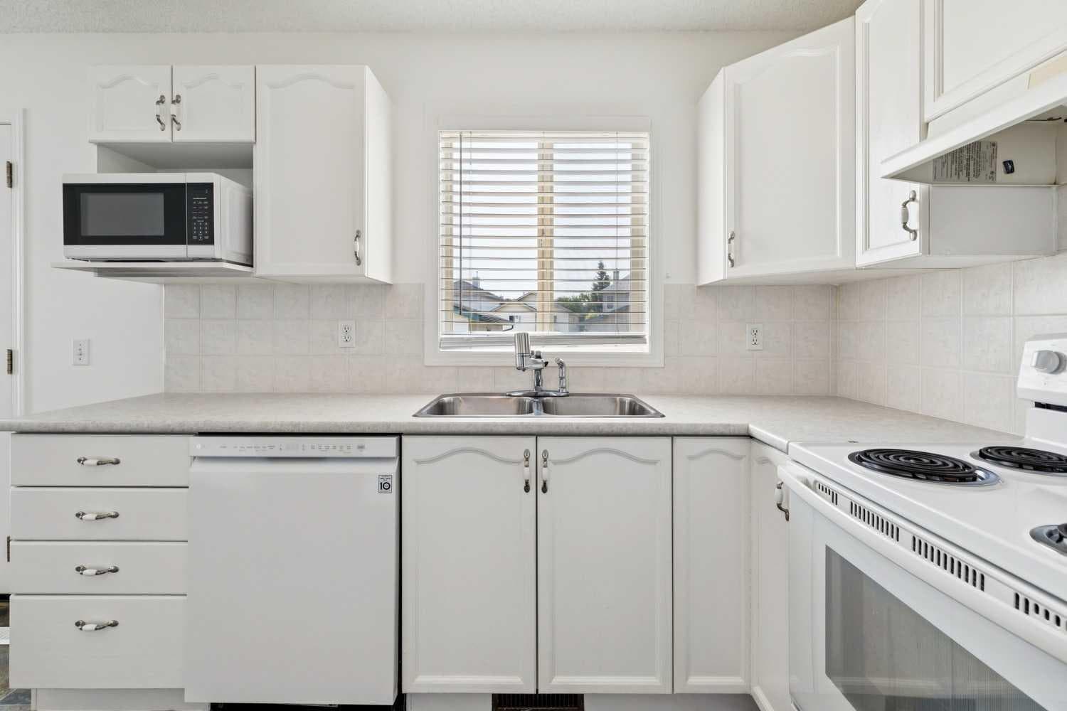 25 Coville Gardens NE