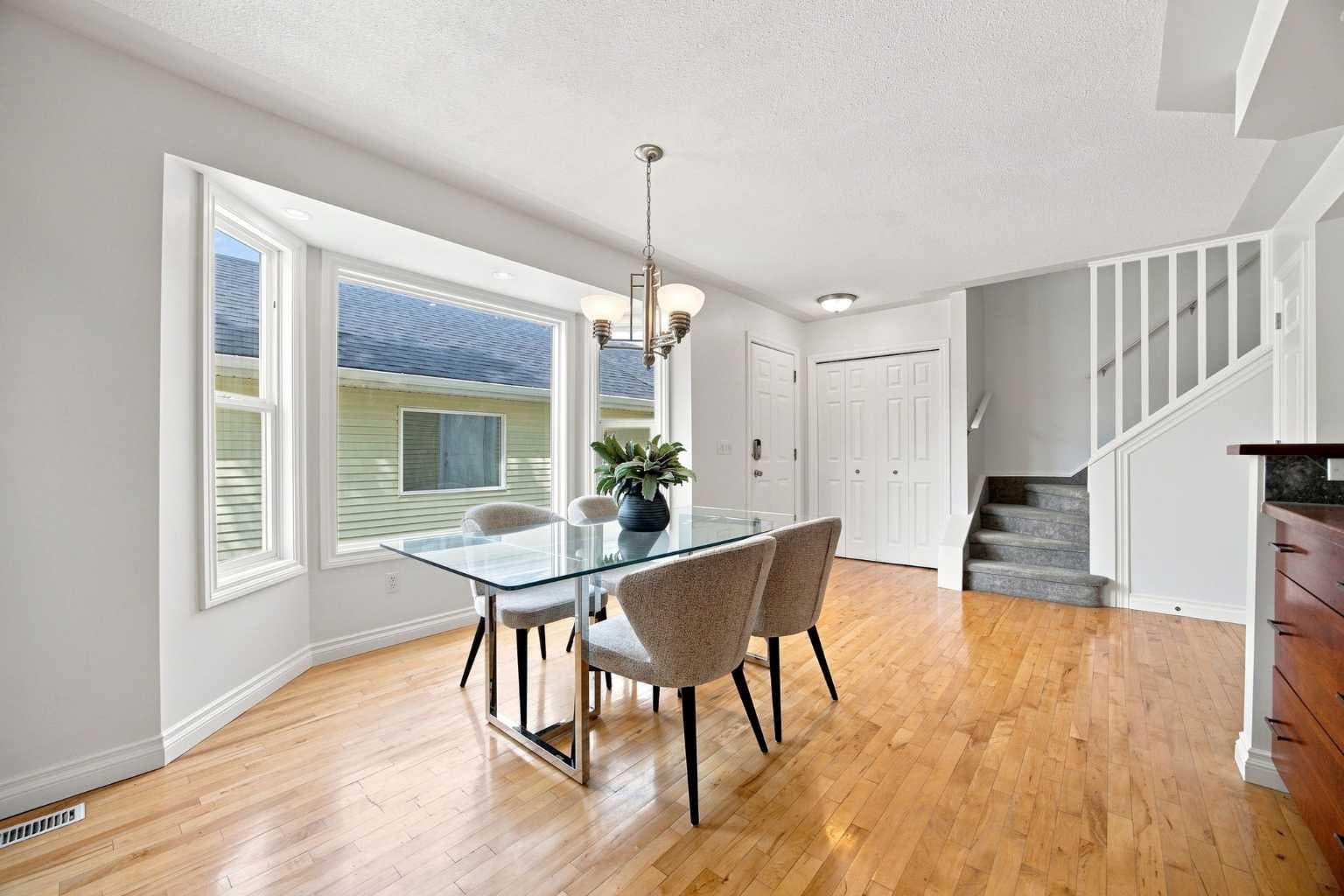 172 Somme Manor SW