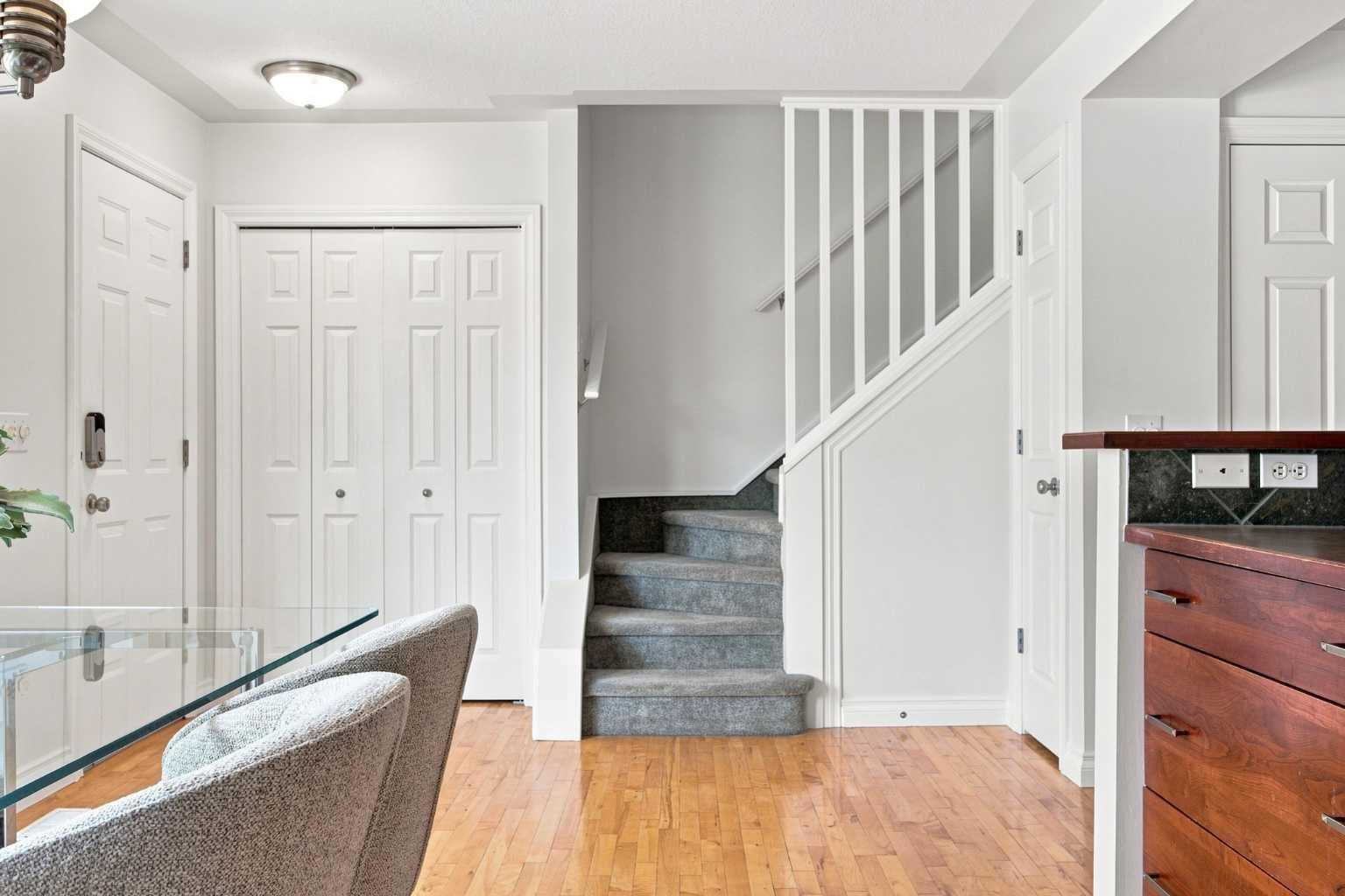 172 Somme Manor SW