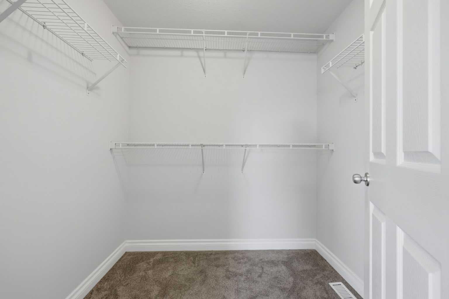 172 Somme Manor SW
