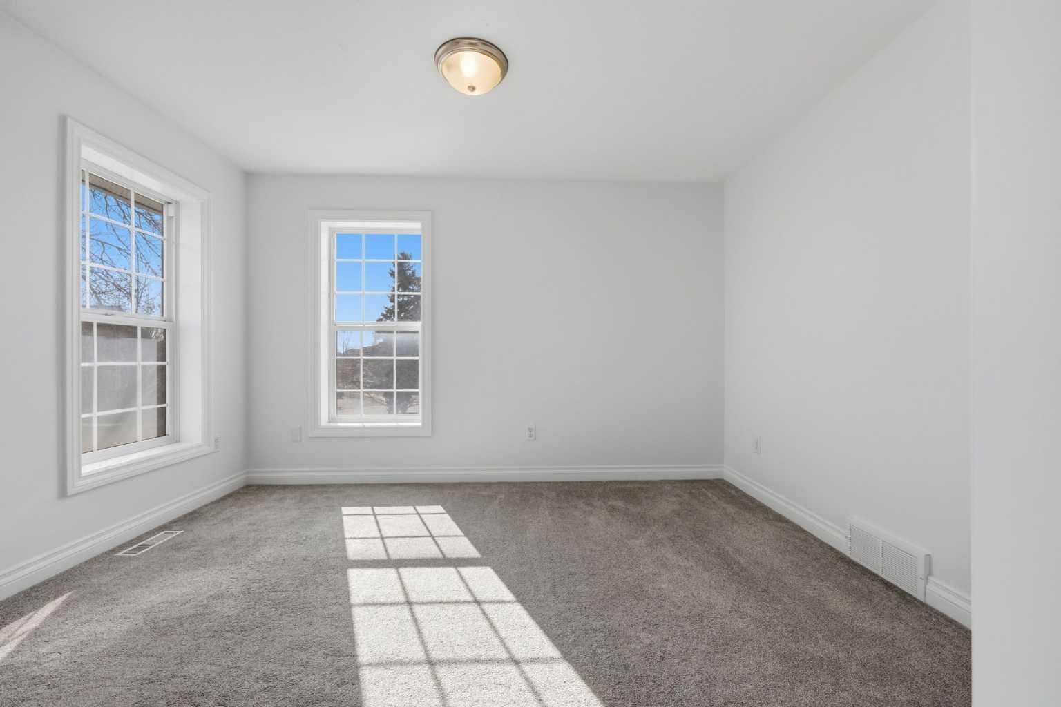 172 Somme Manor SW