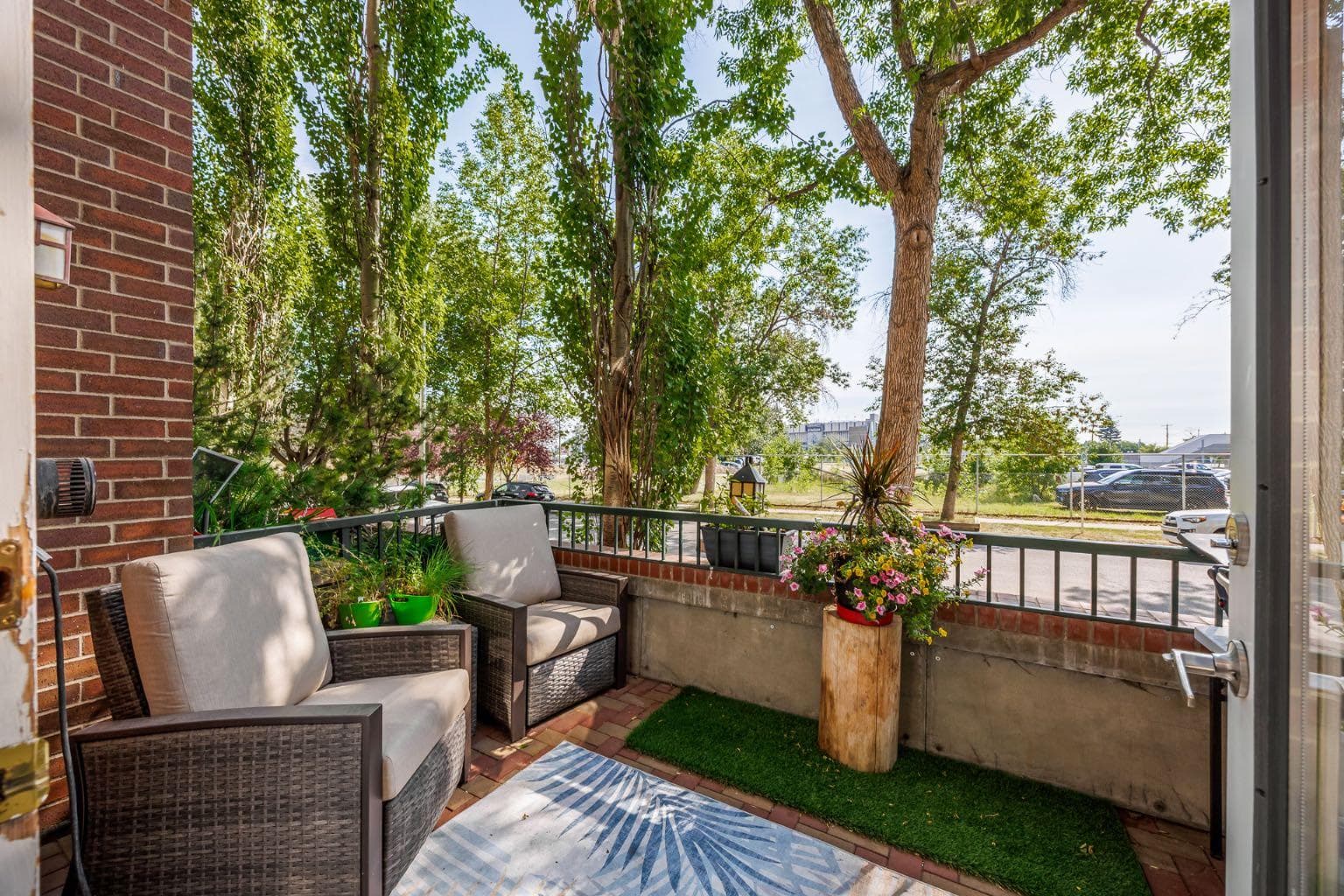 106, 59 22 Avenue SW