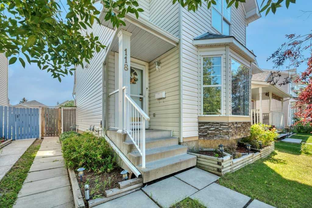 118 Tarington Close NE