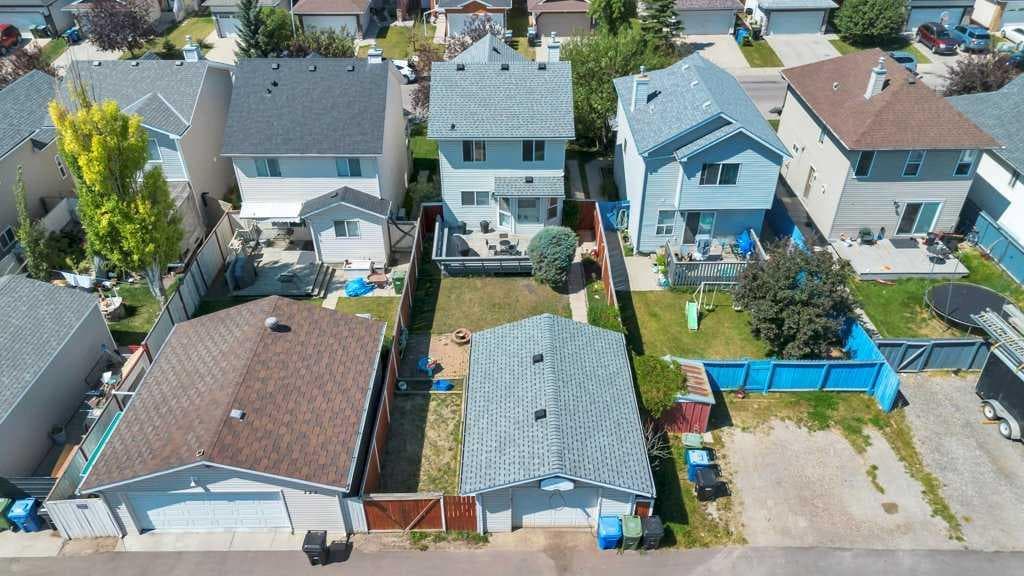 118 Tarington Close NE