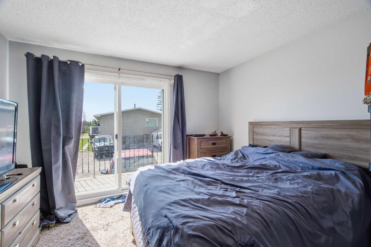 196 Gordon Drive SW