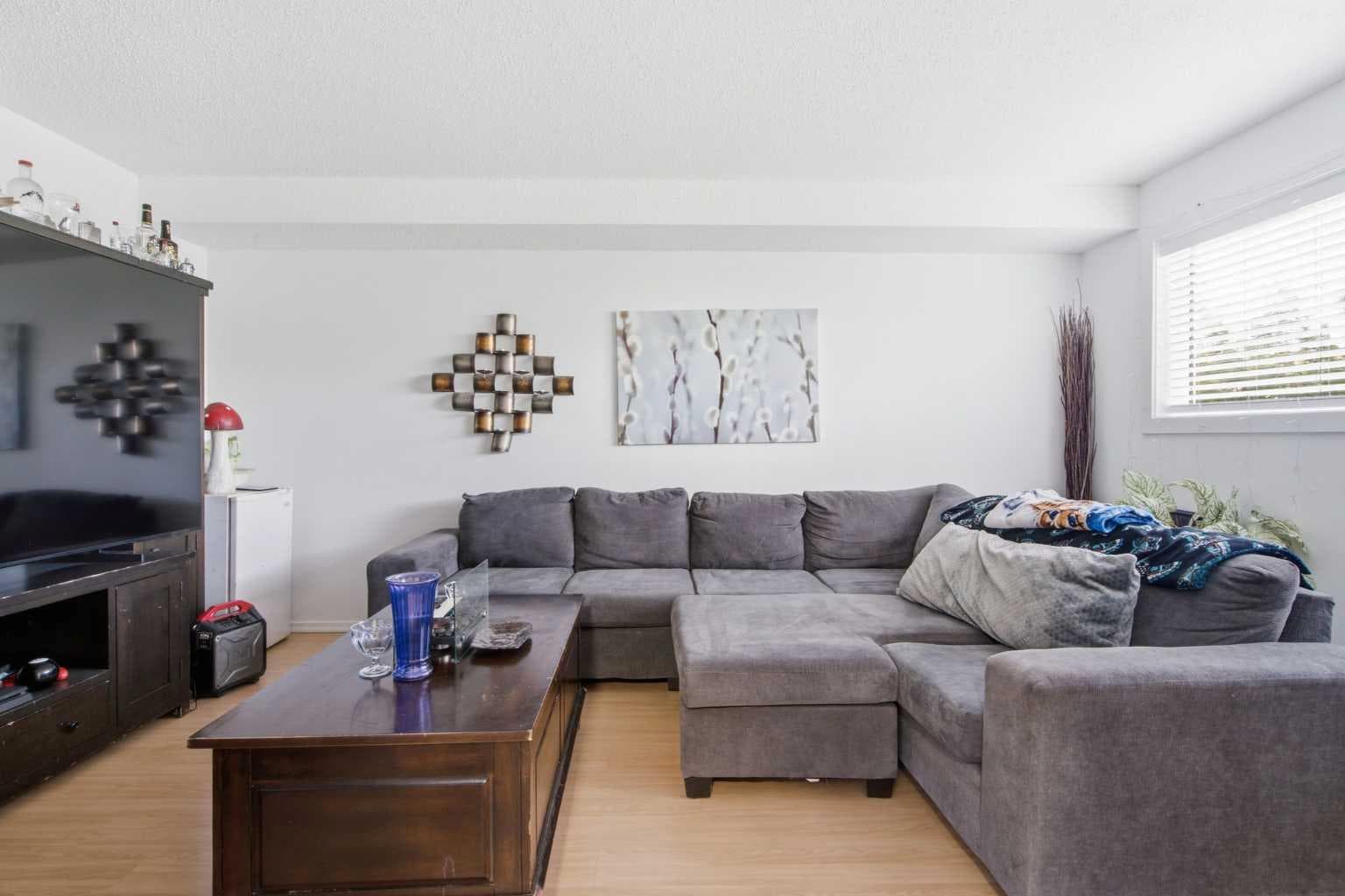 196 Gordon Drive SW