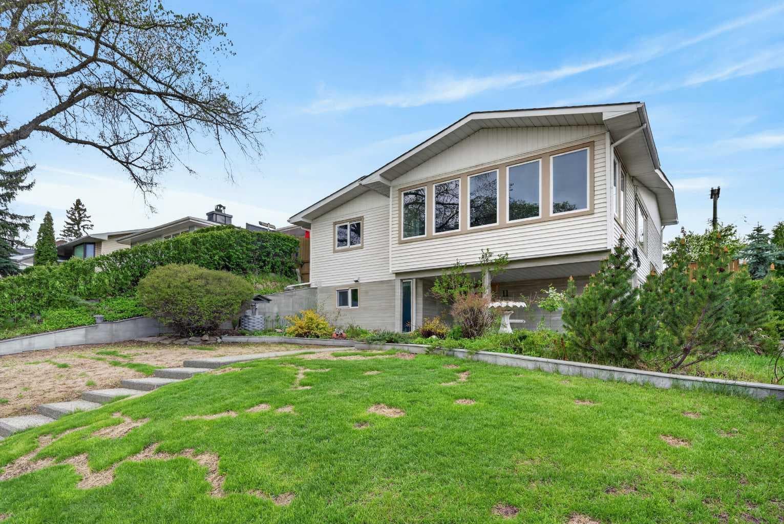 11 Selkirk Drive SW