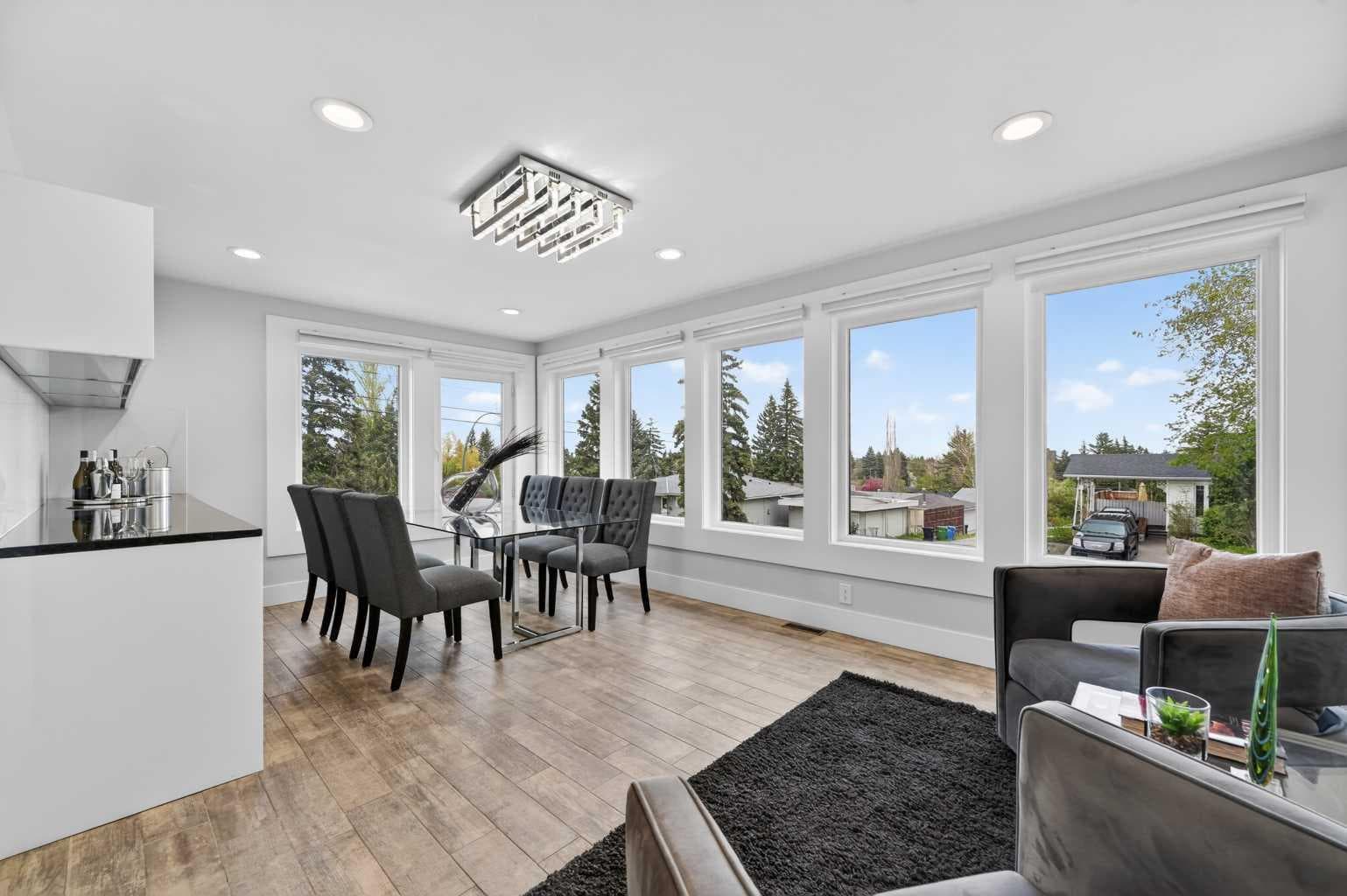 11 Selkirk Drive SW