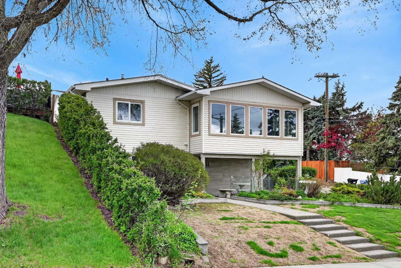 11 Selkirk Drive SW