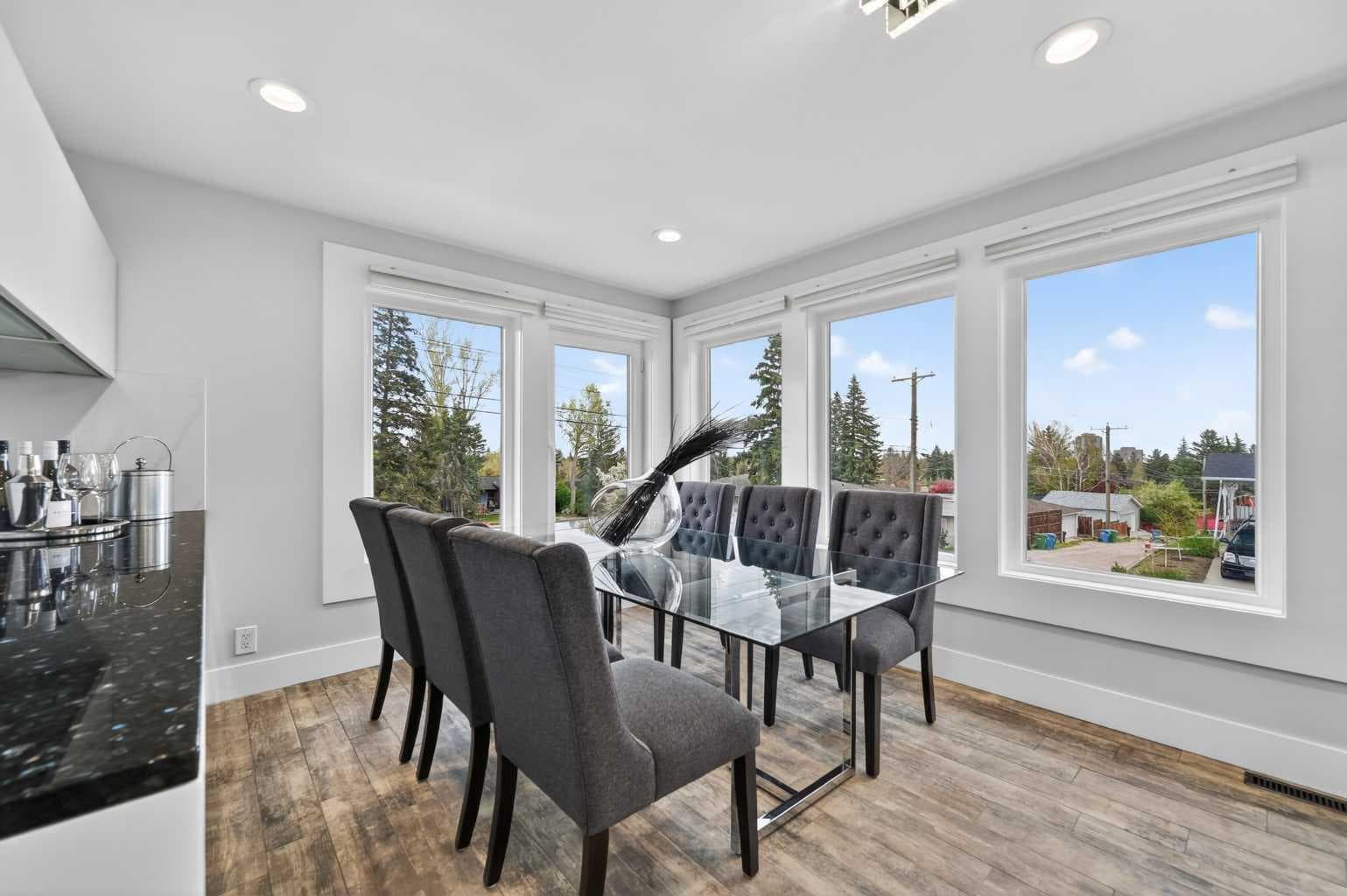 11 Selkirk Drive SW